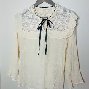 Beautiful Lace Top szL